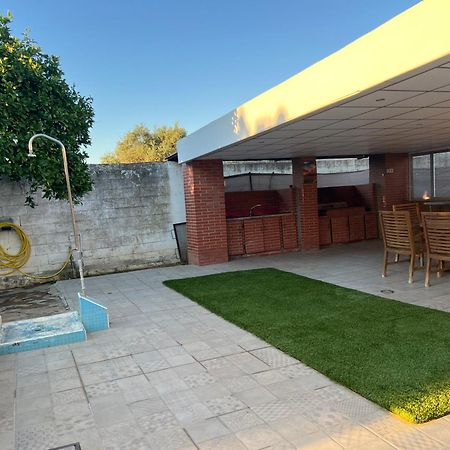 Chalet Piscina Jakuzzi Sevilla Hacienda de Tarazona المظهر الخارجي الصورة