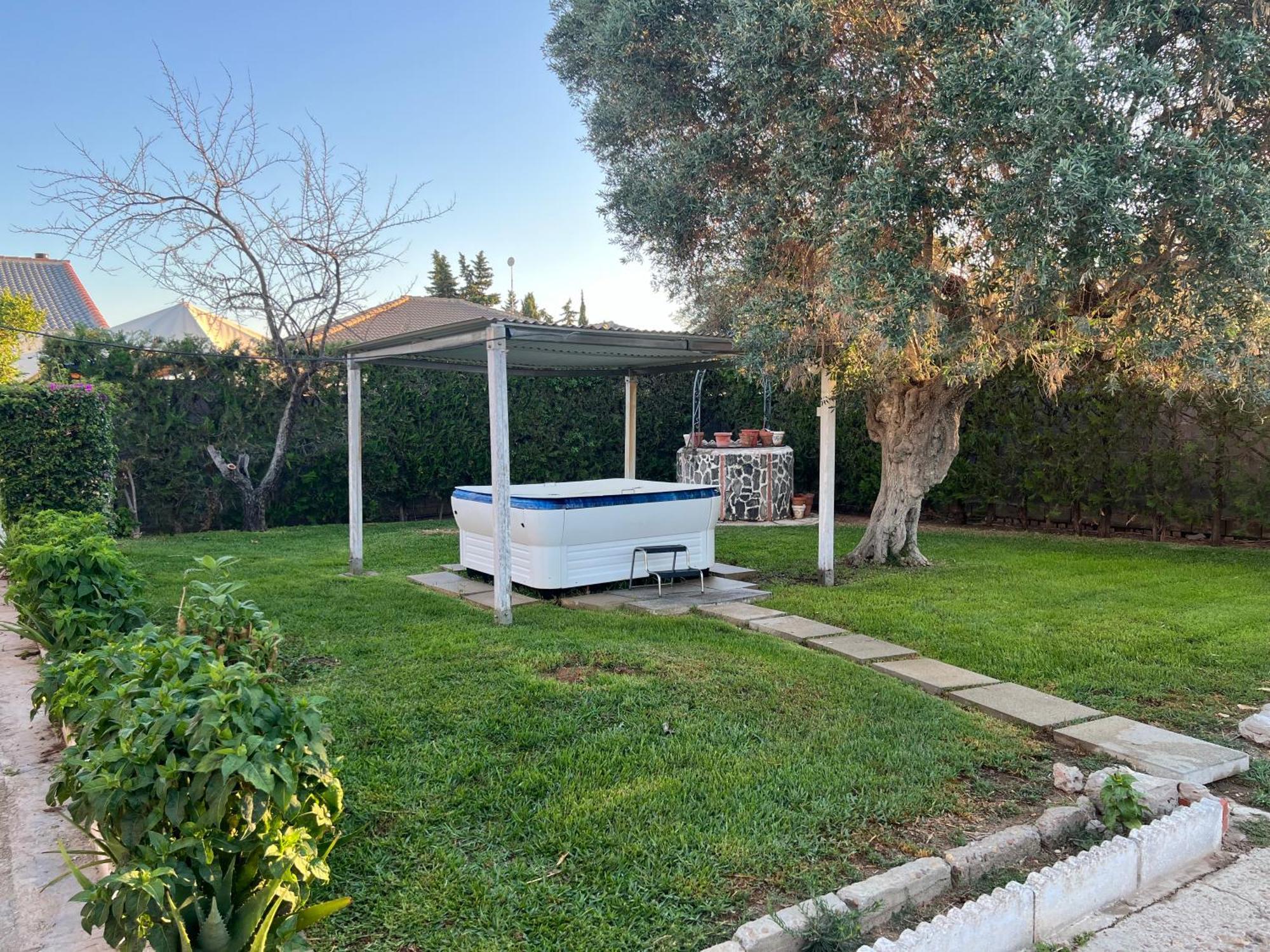 Chalet Piscina Jakuzzi Sevilla Hacienda de Tarazona المظهر الخارجي الصورة