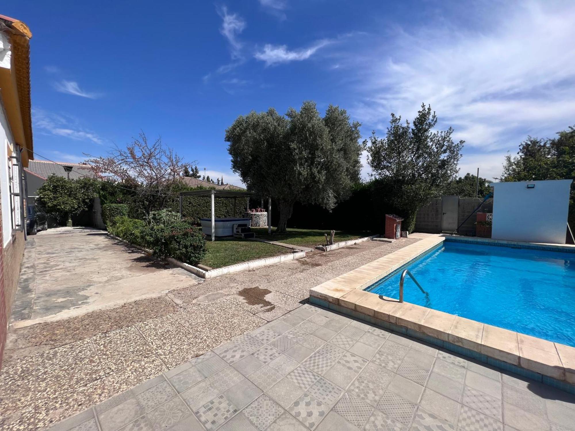 Chalet Piscina Jakuzzi Sevilla Hacienda de Tarazona المظهر الخارجي الصورة